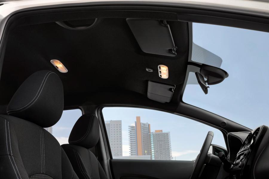 Интерьер Nissan Note Black Edition 2016 года  (фото 7 из 13)